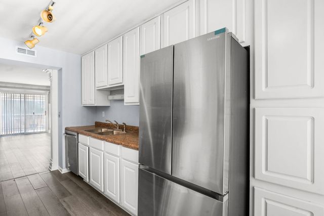 1995 Tall Oaks Drive 3B, Aurora, IL 60505