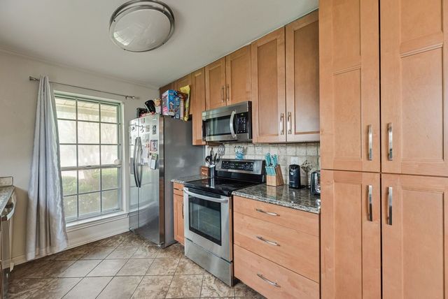 518 Colonial Drive, Garland, TX 75043