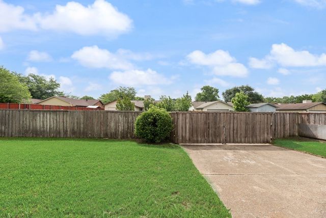 518 Colonial Drive, Garland, TX 75043