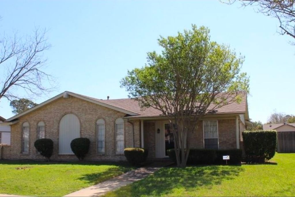 518 Colonial Drive, Garland, TX 75043