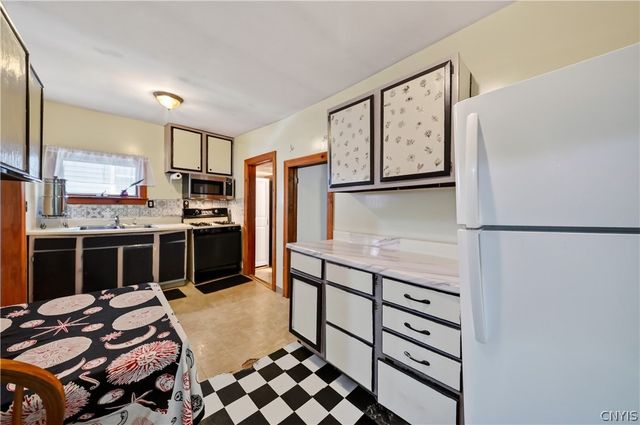 6994 Lakeshore Road, Cicero, NY 13039