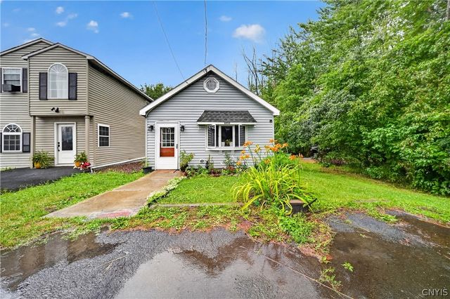 6994 Lakeshore Road, Cicero, NY 13039