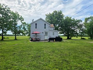 29613 S Sycamore Grove Road, Garden City, MO 64747