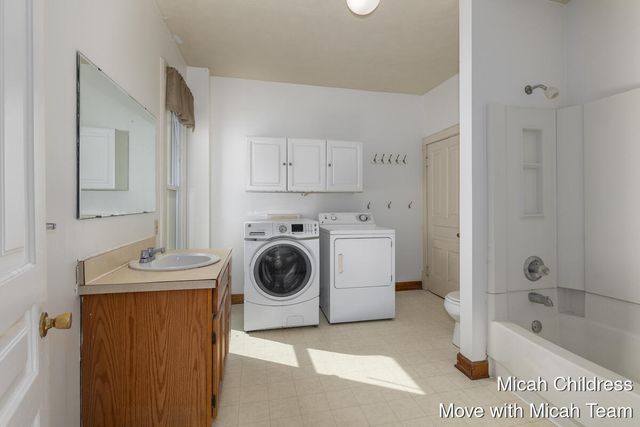 1045 Jackson Street NW, Grand Rapids, MI 49504