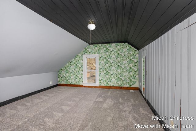 1045 Jackson Street NW, Grand Rapids, MI 49504