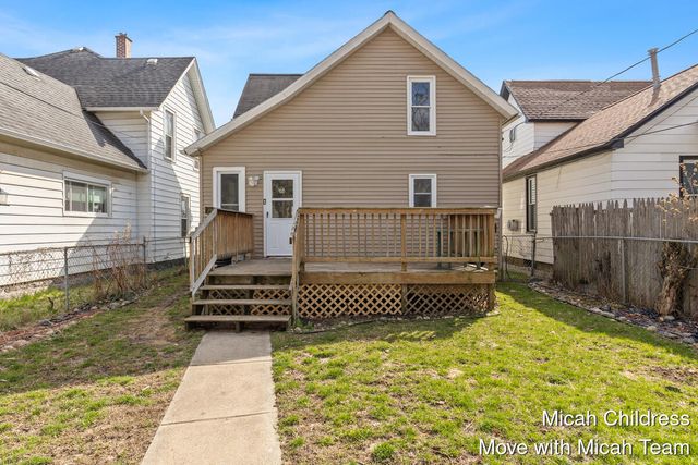 1045 Jackson Street NW, Grand Rapids, MI 49504