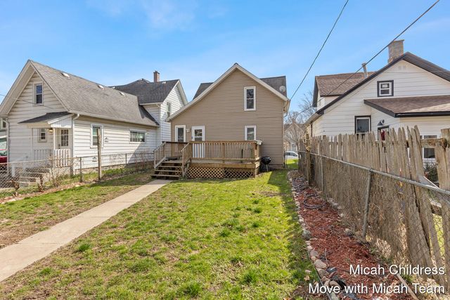 1045 Jackson Street NW, Grand Rapids, MI 49504