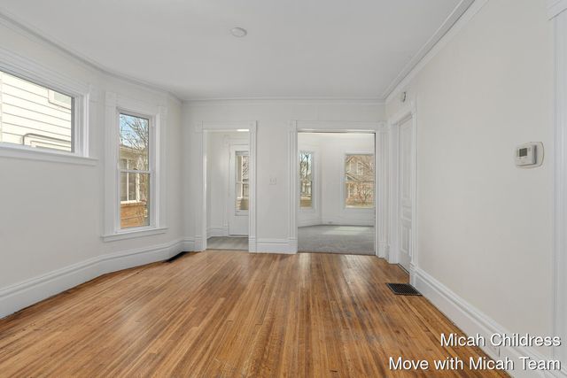 1045 Jackson Street NW, Grand Rapids, MI 49504