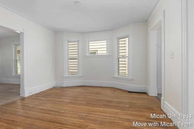 1045 Jackson Street NW, Grand Rapids, MI 49504