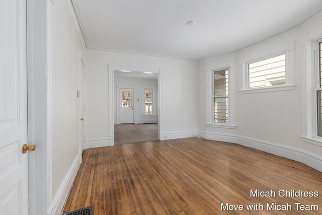 1045 Jackson Street NW, Grand Rapids, MI 49504