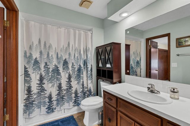 2120 N Hyacinth St, Wichita, KS 67203