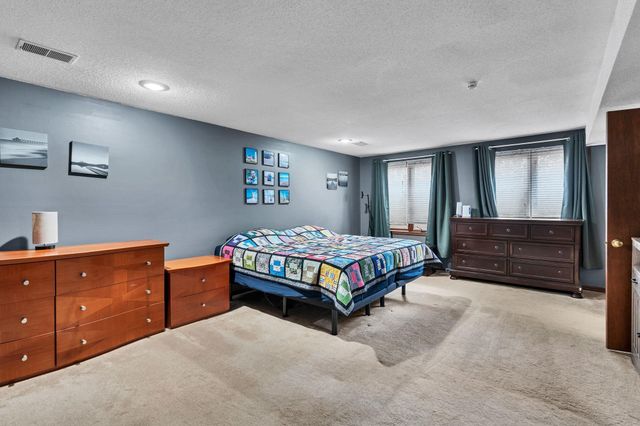 2120 N Hyacinth St, Wichita, KS 67203