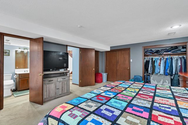 2120 N Hyacinth St, Wichita, KS 67203