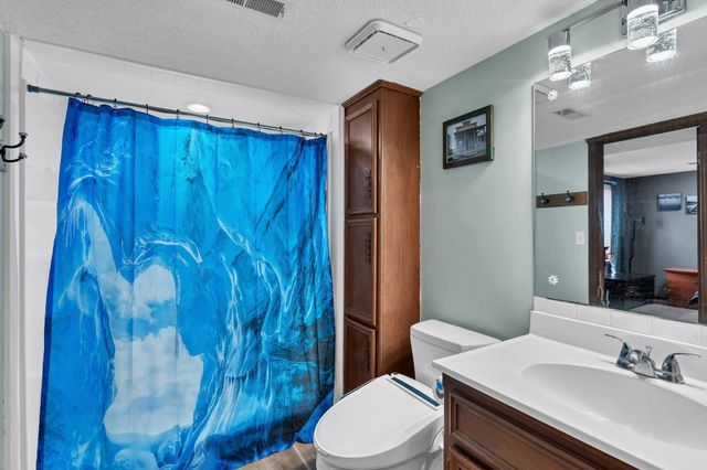 2120 N Hyacinth St, Wichita, KS 67203