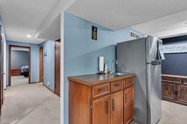 2120 N Hyacinth St, Wichita, KS 67203