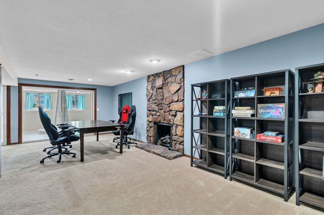 2120 N Hyacinth St, Wichita, KS 67203