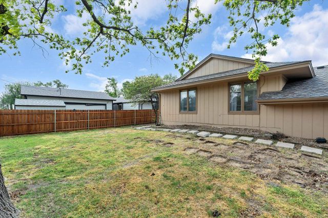 2120 N Hyacinth St, Wichita, KS 67203