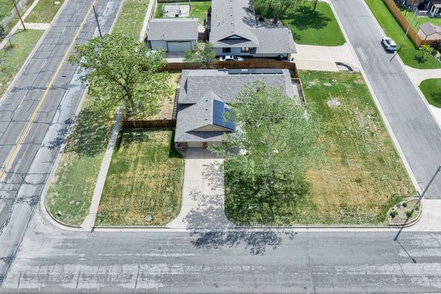 2120 N Hyacinth St, Wichita, KS 67203