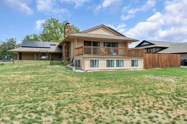 2120 N Hyacinth St, Wichita, KS 67203