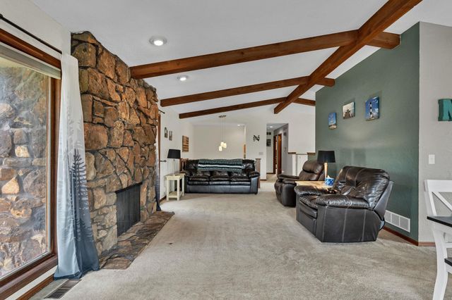 2120 N Hyacinth St, Wichita, KS 67203