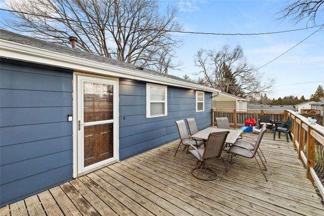 2830 NE 53rd Court, Des Moines, IA 50317