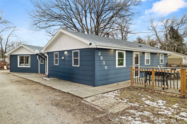 2830 NE 53rd Court, Des Moines, IA 50317