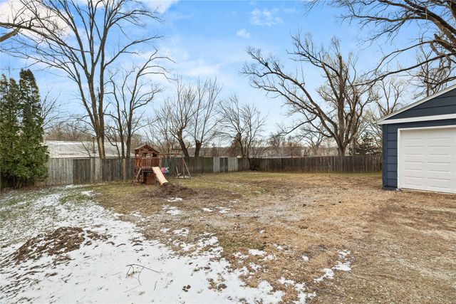 2830 NE 53rd Court, Des Moines, IA 50317