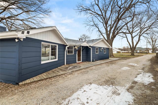 2830 NE 53rd Court, Des Moines, IA 50317