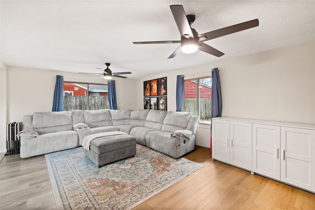 2830 NE 53rd Court, Des Moines, IA 50317