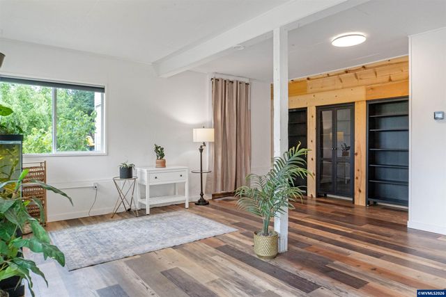 122 NE Crane Ln, Corvallis, OR 97330