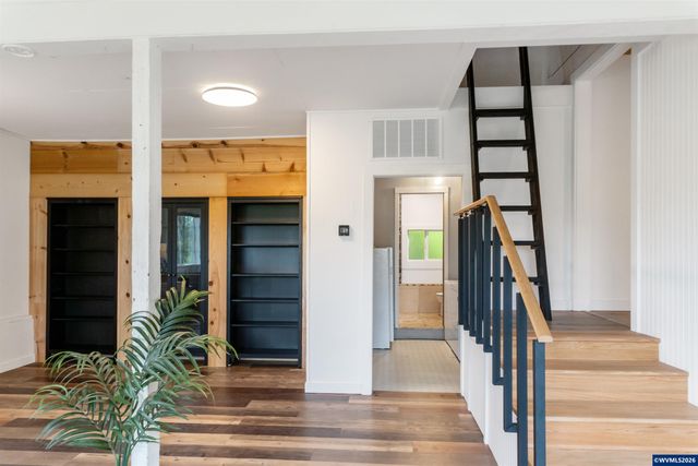 122 NE Crane Ln, Corvallis, OR 97330