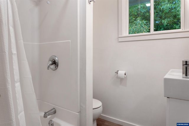 122 NE Crane Ln, Corvallis, OR 97330