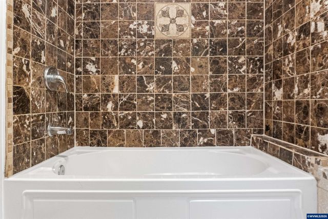 122 NE Crane Ln, Corvallis, OR 97330