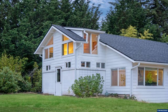 122 NE Crane Ln, Corvallis, OR 97330