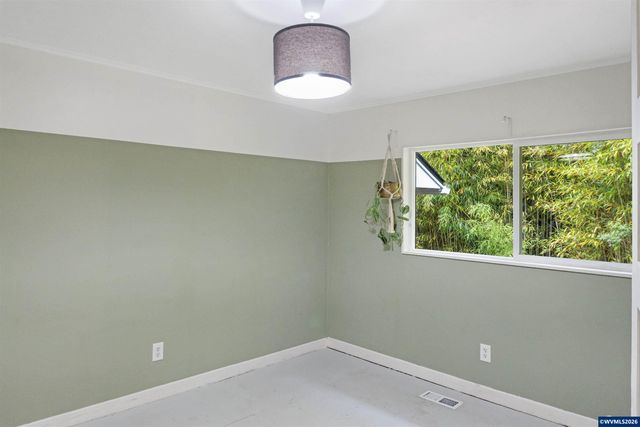 122 NE Crane Ln, Corvallis, OR 97330
