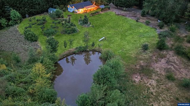 122 NE Crane Ln, Corvallis, OR 97330