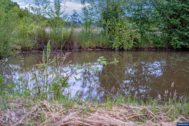 122 NE Crane Ln, Corvallis, OR 97330