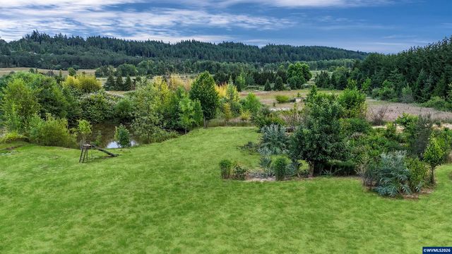 122 NE Crane Ln, Corvallis, OR 97330