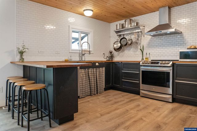 122 NE Crane Ln, Corvallis, OR 97330
