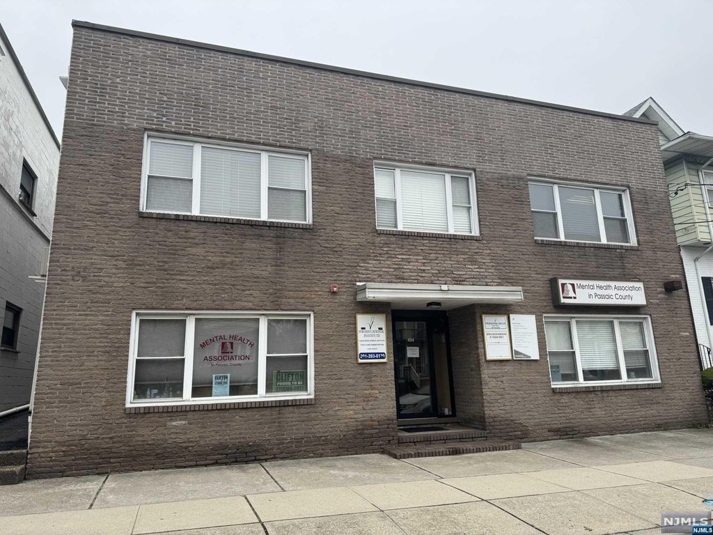 404 Clifton Avenue 2A, Clifton, NJ 07011