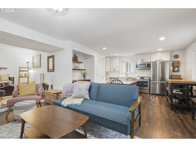 4025 Sw POMONA St, Portland, OR 97219