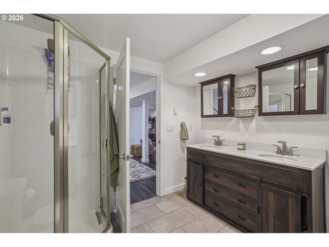 4025 Sw POMONA St, Portland, OR 97219