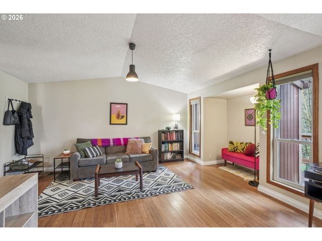 4025 Sw POMONA St, Portland, OR 97219