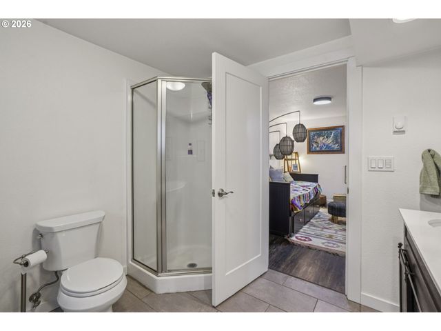 4025 Sw POMONA St, Portland, OR 97219