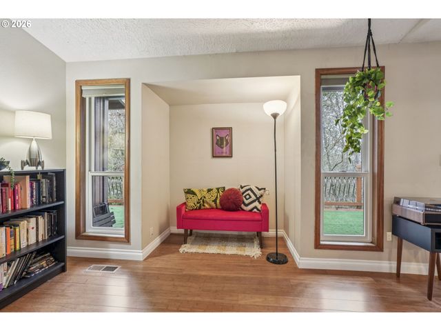 4025 Sw POMONA St, Portland, OR 97219