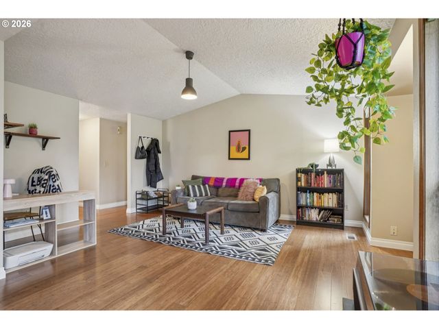 4025 Sw POMONA St, Portland, OR 97219