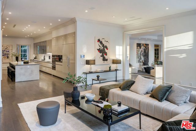 917 N Crescent Drive, Beverly Hills, CA 90210