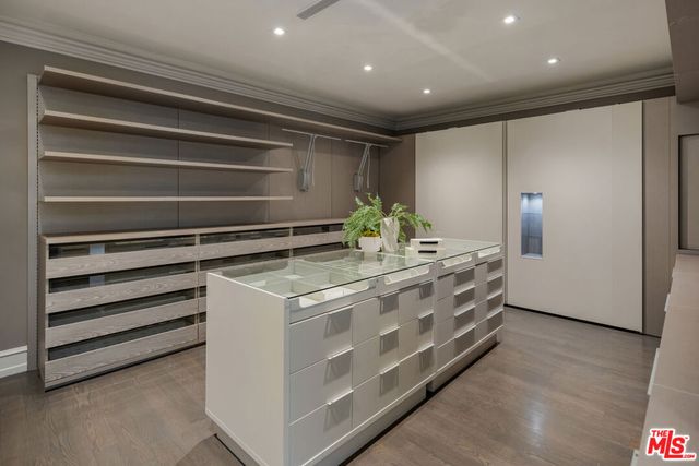 917 N Crescent Drive, Beverly Hills, CA 90210