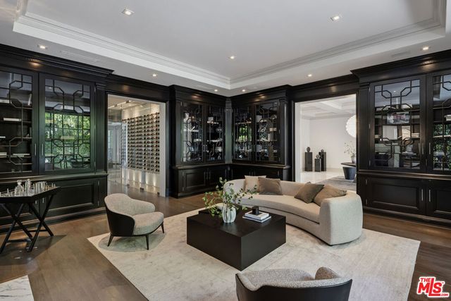 917 N Crescent Drive, Beverly Hills, CA 90210