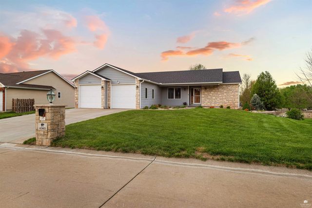 4505 Kelsey Drive, Manhattan, KS 66502